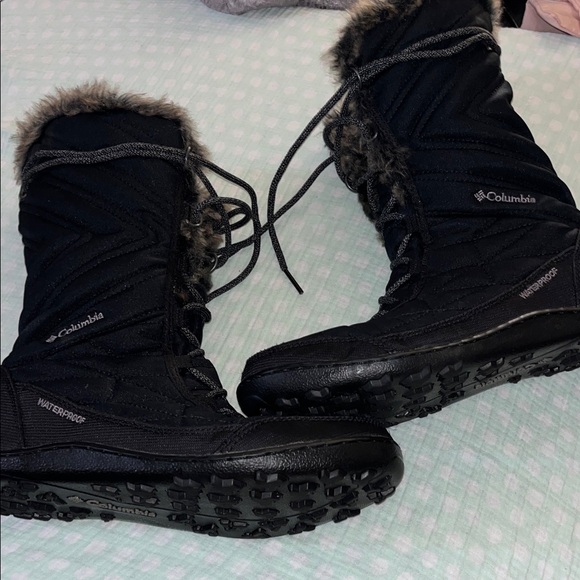 Columbia ~Women's Black Faux Fur-Lined Winter Boots~ size 9.5 - Picture 2 of 16